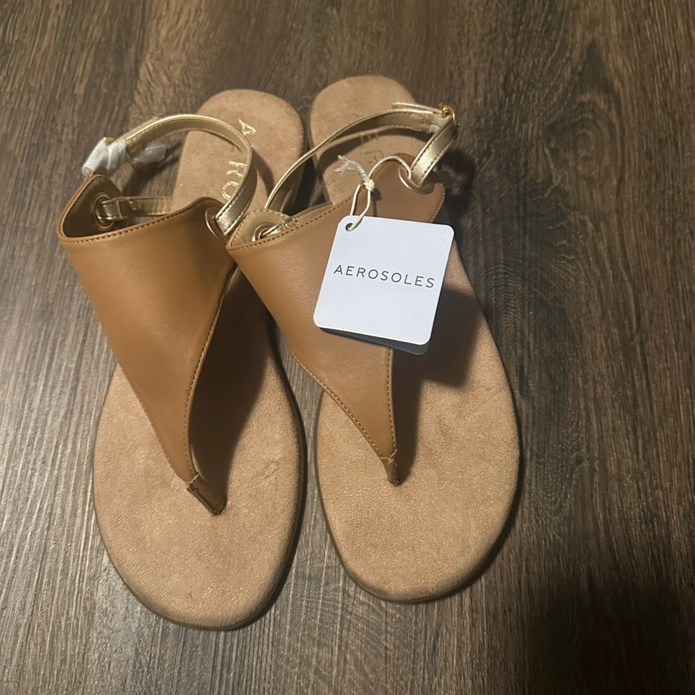 AEROSOLES Camel Thong Sandals